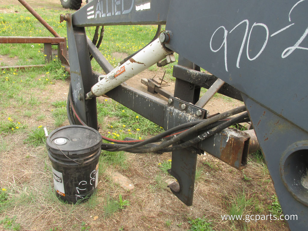 LOADER W/ BALE SPEAR